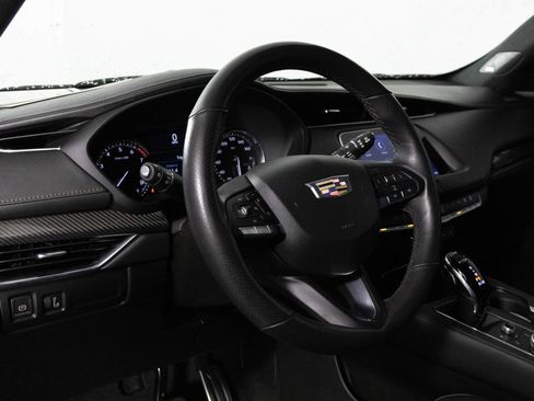 Used 2023 Cadillac XT4 Sport w/ Cold Weather Package image 5