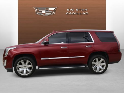 Used 2018 Cadillac Escalade Luxury image 2