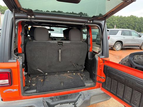 Used 2019 Jeep Wrangler Sport AWD/4WD image 15