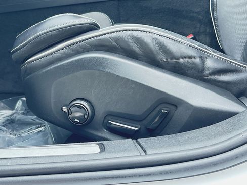 Used 2019 Volvo S60 T5 R-Design image 14