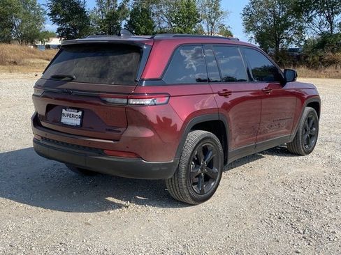 Used 2024 Acura MDX SH-AWD image 3