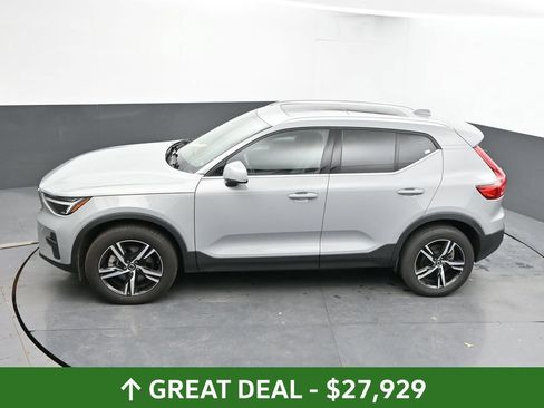 Used 2025 Volvo XC40 B5 Core AWD/4WD image 35
