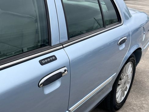 Used 2009 Mercury Grand Marquis LS image 24