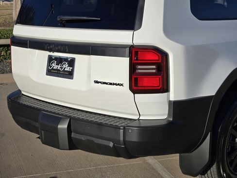 Used 2025 Toyota Land Cruiser 1958 image 13