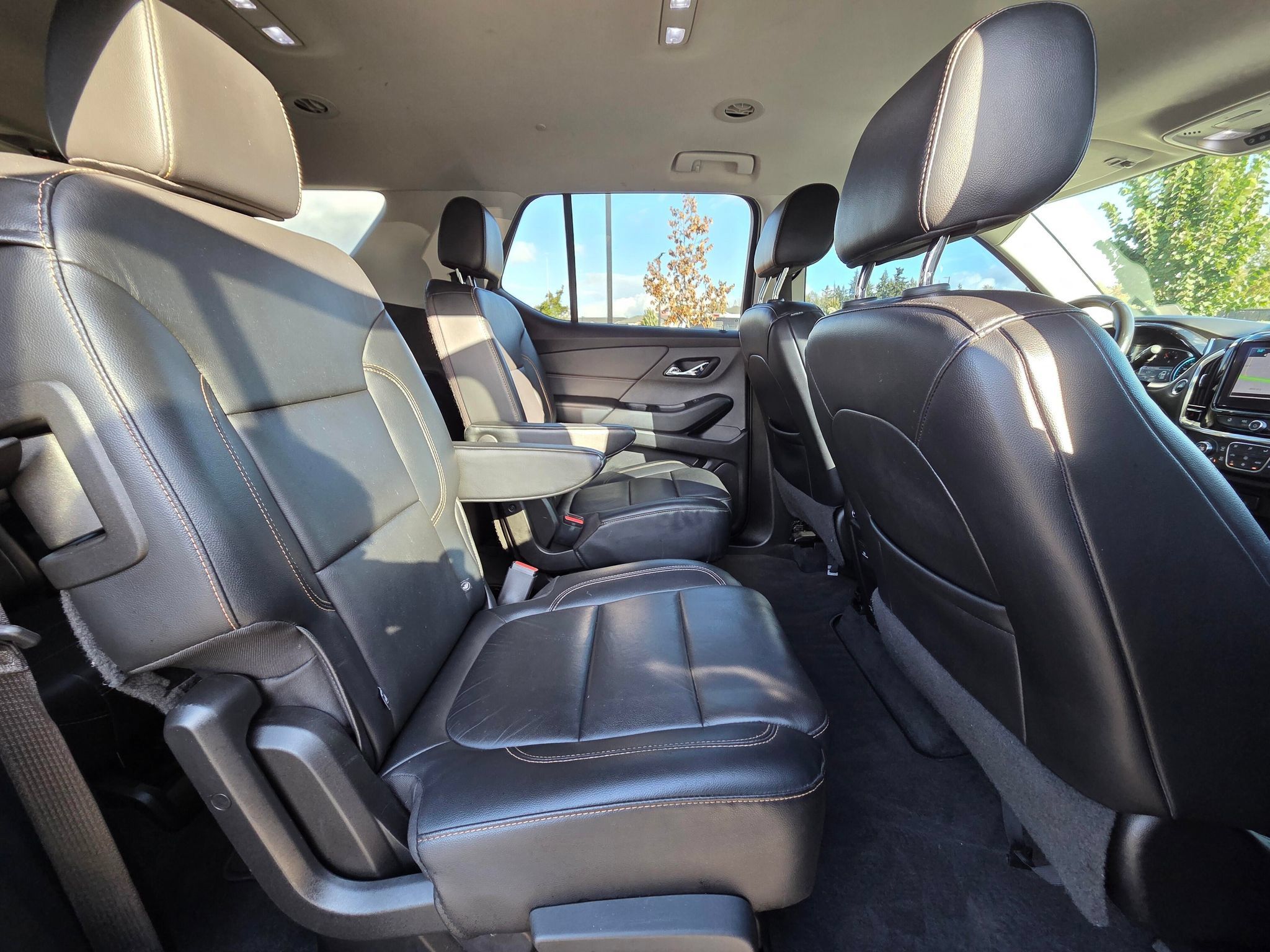 Used 2019 Chevrolet Traverse LT w/ LT Premium Package AWD/4WD image 29