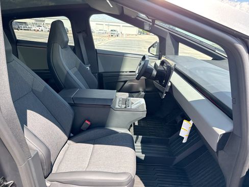 Used 2026 Tesla Cybertruck AWD Crew Cab image 25