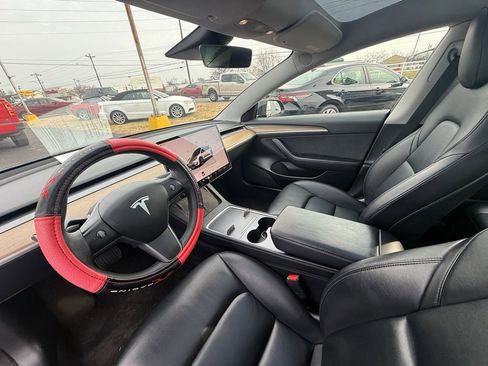 Used 2022 Tesla Model 3 Standard Range image 13
