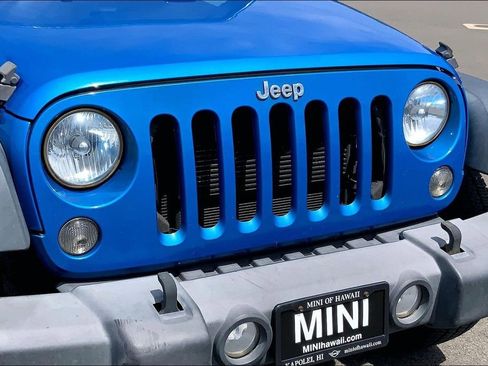 Used 2015 Jeep Wrangler Sport w/ Connectivity Group AWD/4WD image 28