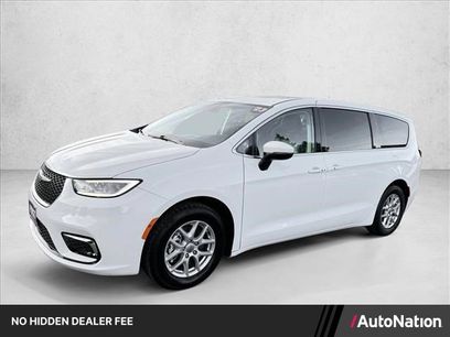 Used 2023 Chrysler Pacifica Touring-L