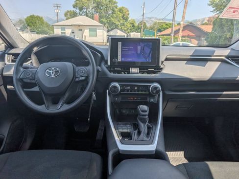 Used 2023 Toyota RAV4 LE AWD/4WD image 7