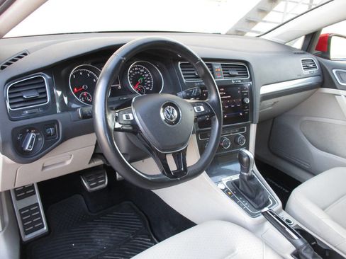 Used 2018 Volkswagen Golf Alltrack SE image 15