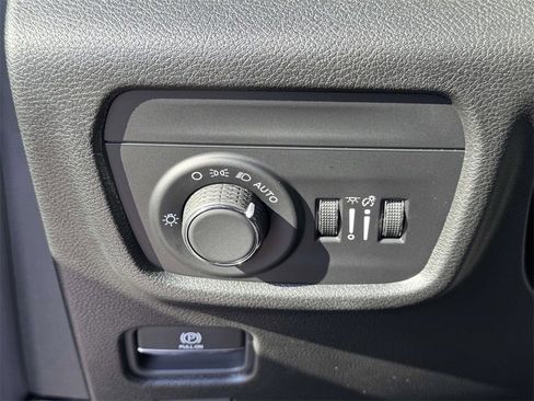 New 2025 Jeep Grand Cherokee 4WD image 28