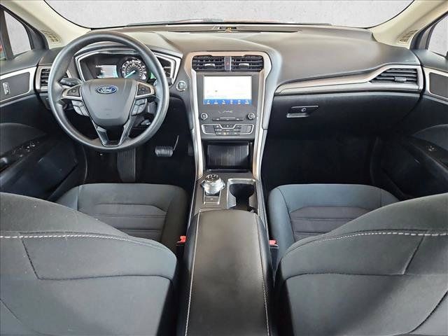 Used 2020 Ford Fusion SE FWD image 18