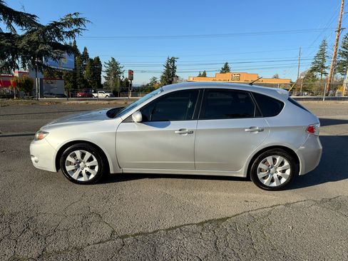 Used 2010 Subaru Impreza 2.5i image 2