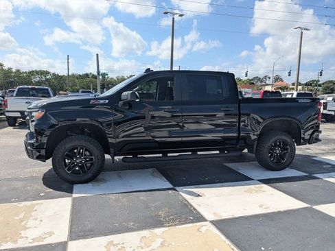 Used 2025 Chevrolet Silverado 1500 Custom Trail Boss w/ LPO, Dark Essentials Package image 8