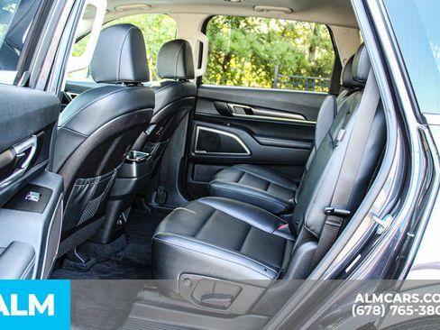 Used 2025 Kia Telluride S FWD image 17