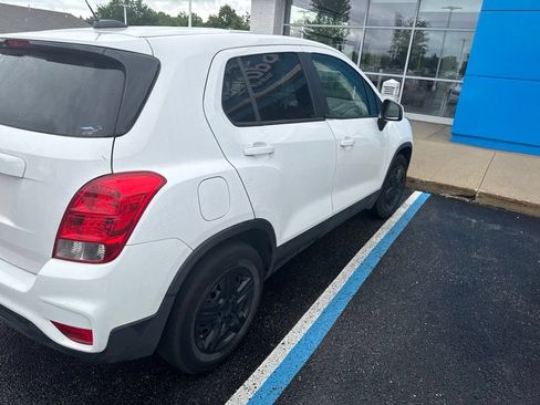 Used 2019 Chevrolet Trax LS w/ Tint and Cruise Package FWD image 9