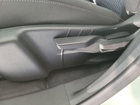 New 2026 Chevrolet Equinox LT w/ Safety and Technology Package FWD image 19