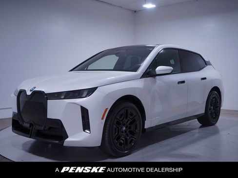 Used 2026 BMW iX xDrive60 w/ M Sport Package image 1