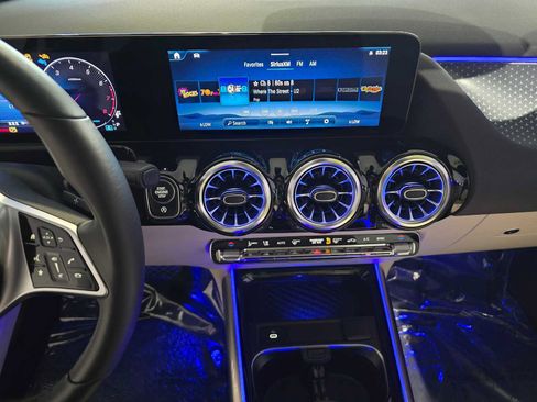 Used 2025 Mercedes-Benz GLA 250 4MATIC image 26