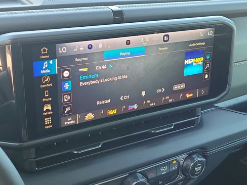 New 2025 Jeep Gladiator Mojave w/ Steel Bumper Group image 13