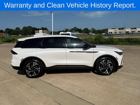 Used 2024 Lincoln Nautilus Premier w/ Jet Appearance Package AWD/4WD image 4
