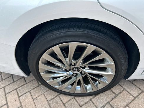 Certified 2022 Lexus ES 300h Ultra Luxury w/ Accessory Package 2 FWD image 10