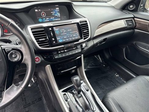 Used 2017 Honda Accord EX-L image 27