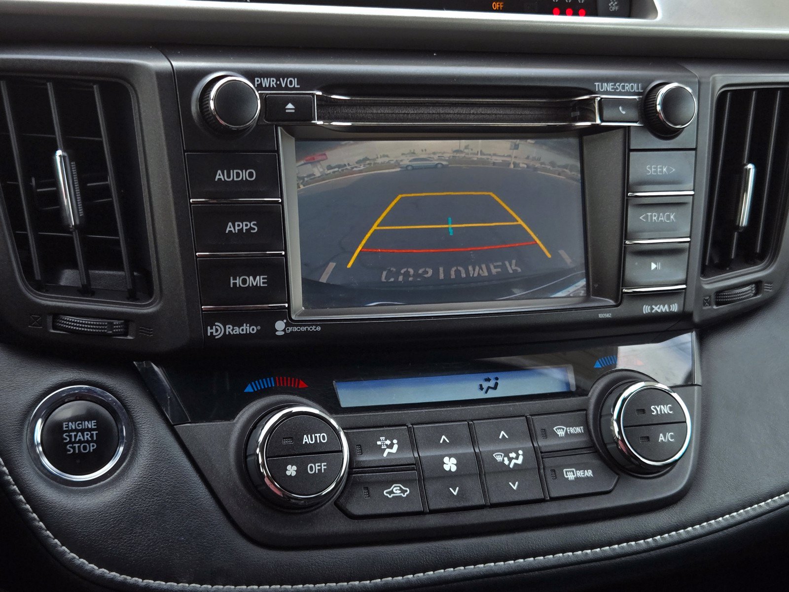 Used 2018 Toyota RAV4 XLE AWD/4WD image 14