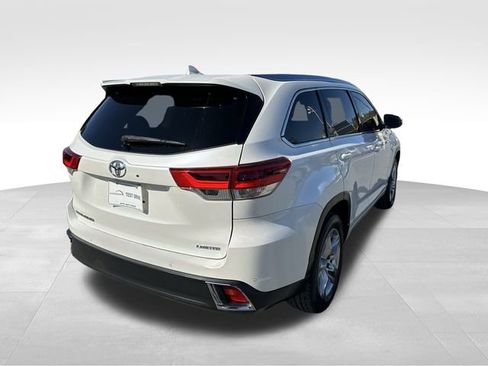 Used 2017 Toyota Highlander Limited image 5