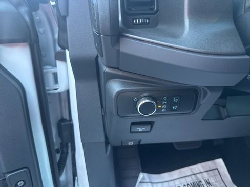 New 2025 Ford Bronco Base image 16