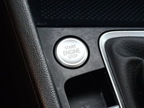 Used 2024 Volkswagen Jetta SE w/ Panoramic Sunroof Package FWD image 29