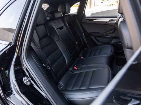 Certified 2026 Porsche Macan S AWD/4WD image 38