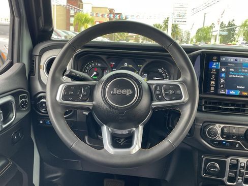 Used 2024 Jeep Wrangler Unlimited Sahara image 24