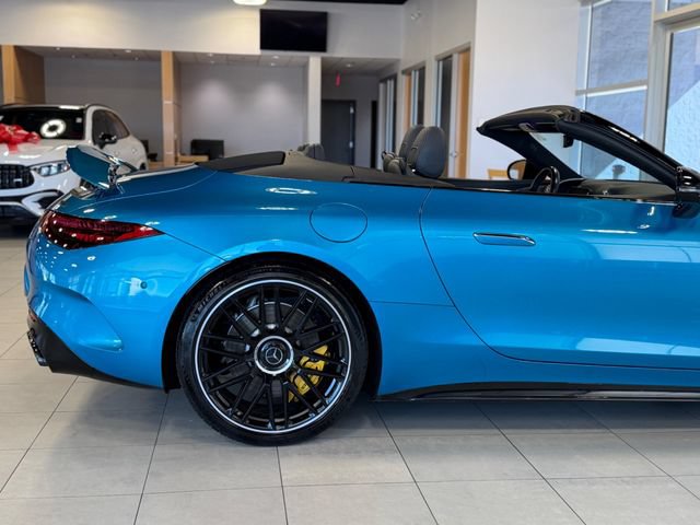Used 2022 Mercedes-Benz SL 63 AMG 4MATIC w/ Driver Assistance Package image 18