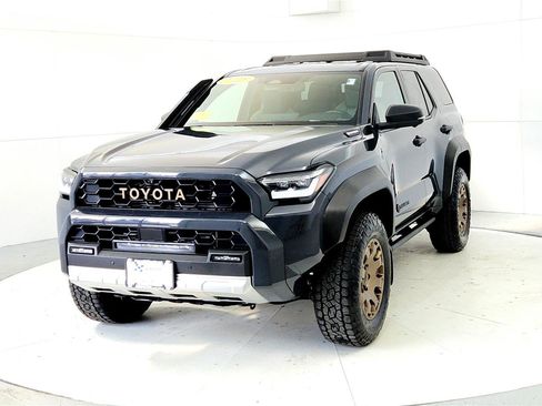 Used 2025 Toyota 4Runner Trailhunter image 2