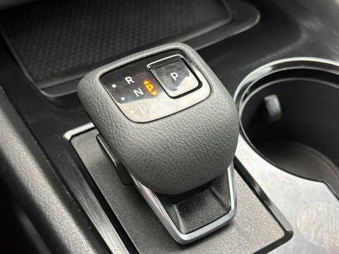 Used 2024 Nissan Rogue S AWD/4WD image 20