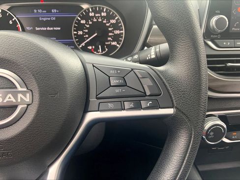 Used 2024 Nissan Altima 2.5 SV FWD image 25