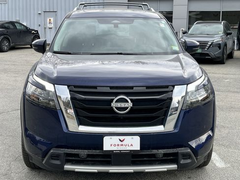 Used 2025 Nissan Pathfinder SL w/ SL Premium Package AWD/4WD image 2