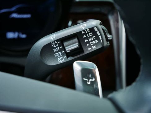 Used 2023 Porsche Macan Turbo image 22