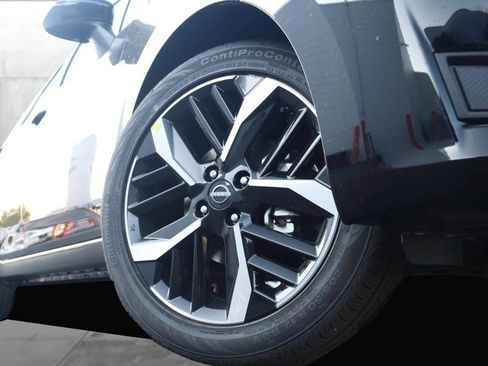 New 2025 Nissan Versa SR w/ Trunk Package image 3