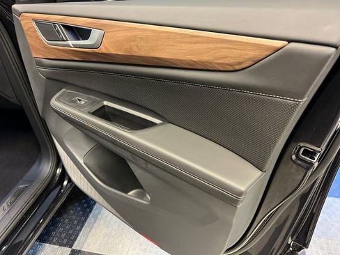 Certified 2025 Volkswagen Atlas SE FWD image 12