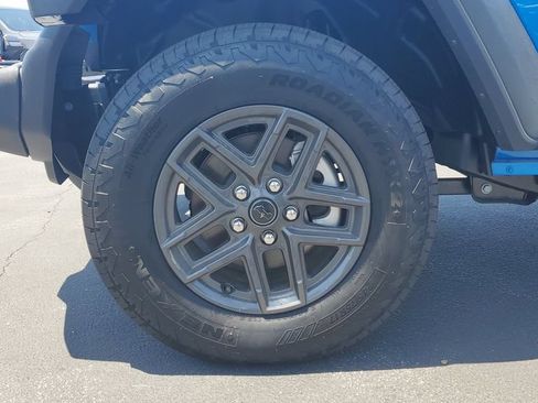 Used 2025 Jeep Wrangler Unlimited Sport AWD/4WD image 7