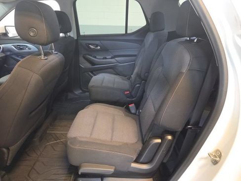 Used 2021 Chevrolet Traverse LT w/ LPO, Floor Liner Package AWD/4WD image 16