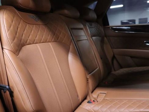 Used 2017 Bentley Bentayga AWD/4WD image 23