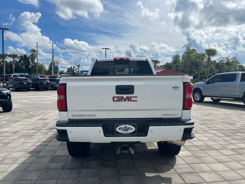 Used 2019 GMC Sierra 2500 Denali w/ Duramax Plus Package AWD/4WD image 5