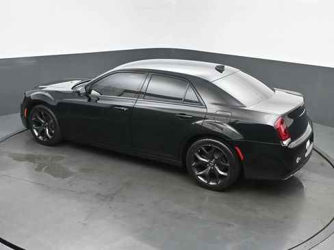Used 2022 Chrysler 300 Touring w/ Sport Appearance Package RWD image 38