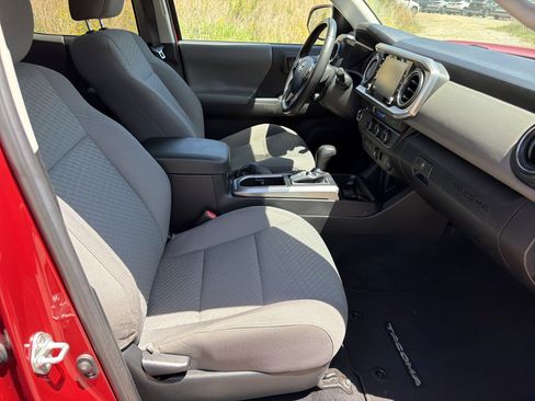 Used 2023 Toyota Tacoma SR5 w/ Technology Package image 13