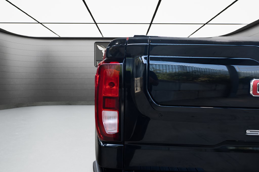 Used 2021 GMC Sierra 1500 Elevation w/ Preferred Package AWD/4WD image 19