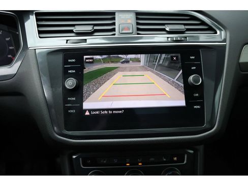 Used 2020 Volkswagen Tiguan SEL image 12